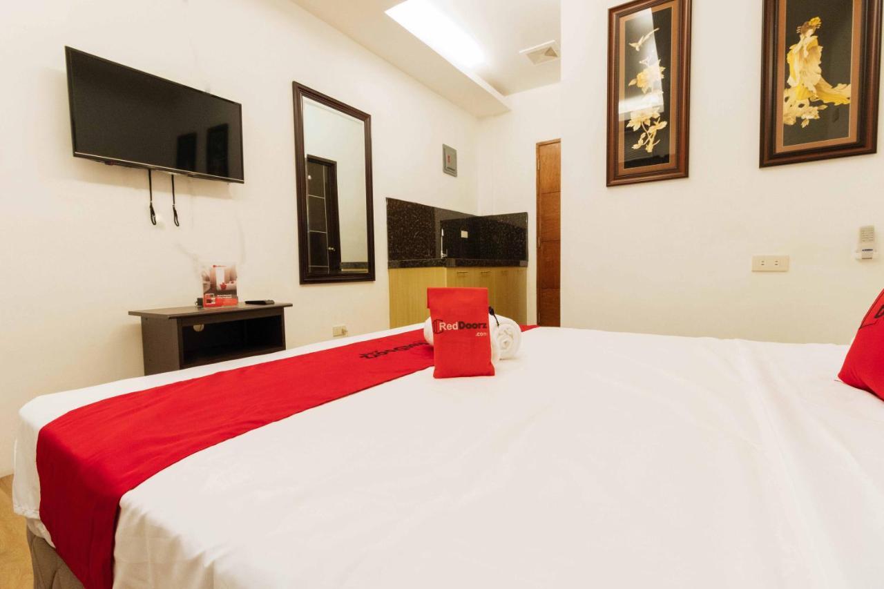 Reddoorz Plus Near Commonwealth Regalado Quezon City Extérieur photo