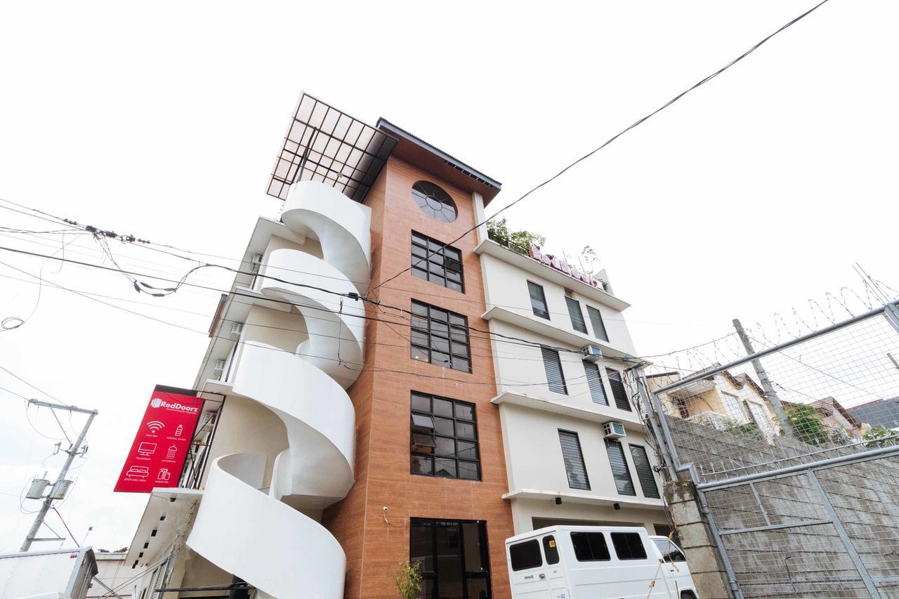 Reddoorz Plus Near Commonwealth Regalado Quezon City Extérieur photo