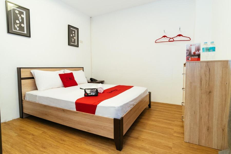 Reddoorz Plus Near Commonwealth Regalado Quezon City Extérieur photo